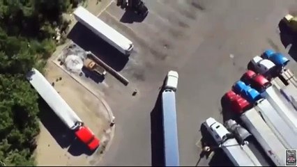 سائق شاحنة  يستحق جائزة نوبل