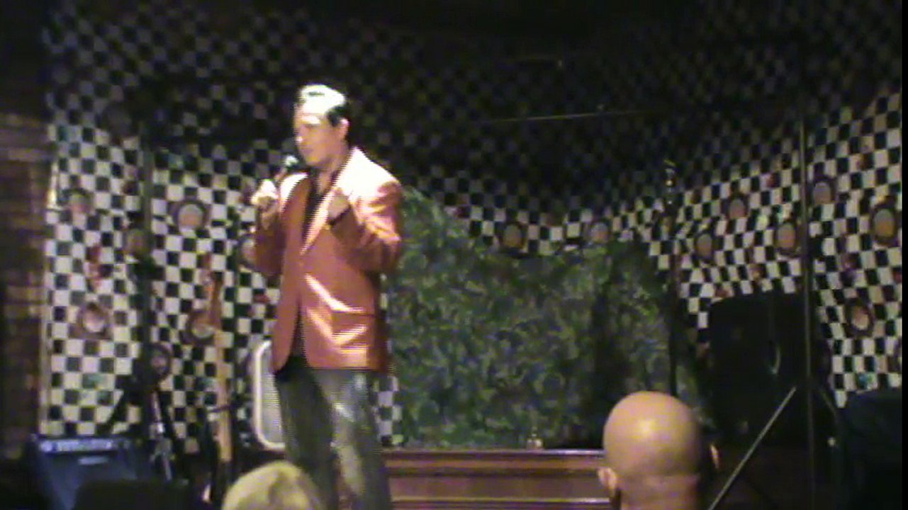 Cliff Wright sings 'What A Wonderful Life' Dad's Place 2015