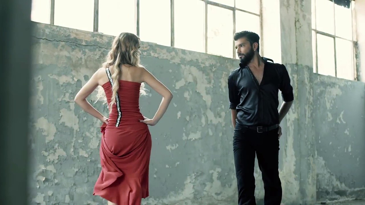 Tuğçe Tayfur - Emmoğlu ( Orjinal Klip )