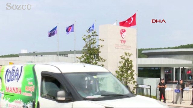 Fenerbahçeli taraftarlardan TFF protestosu