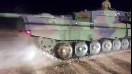 Tanklar, Köylülerin Alkışları Eşliğinde Suriye Sınırında