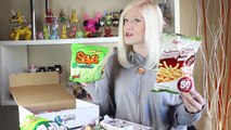 Trying JAPANESE Candy & Snacks!