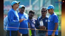 Ind Vs Aus 1st T20:  Shastri signals MS Dhoni's jersey No. 7, Crowd erupts in joy | वनइंडिया हिंदी