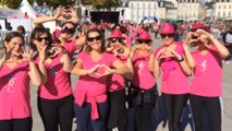 2 000 femmes marchent contre les cancers féminins