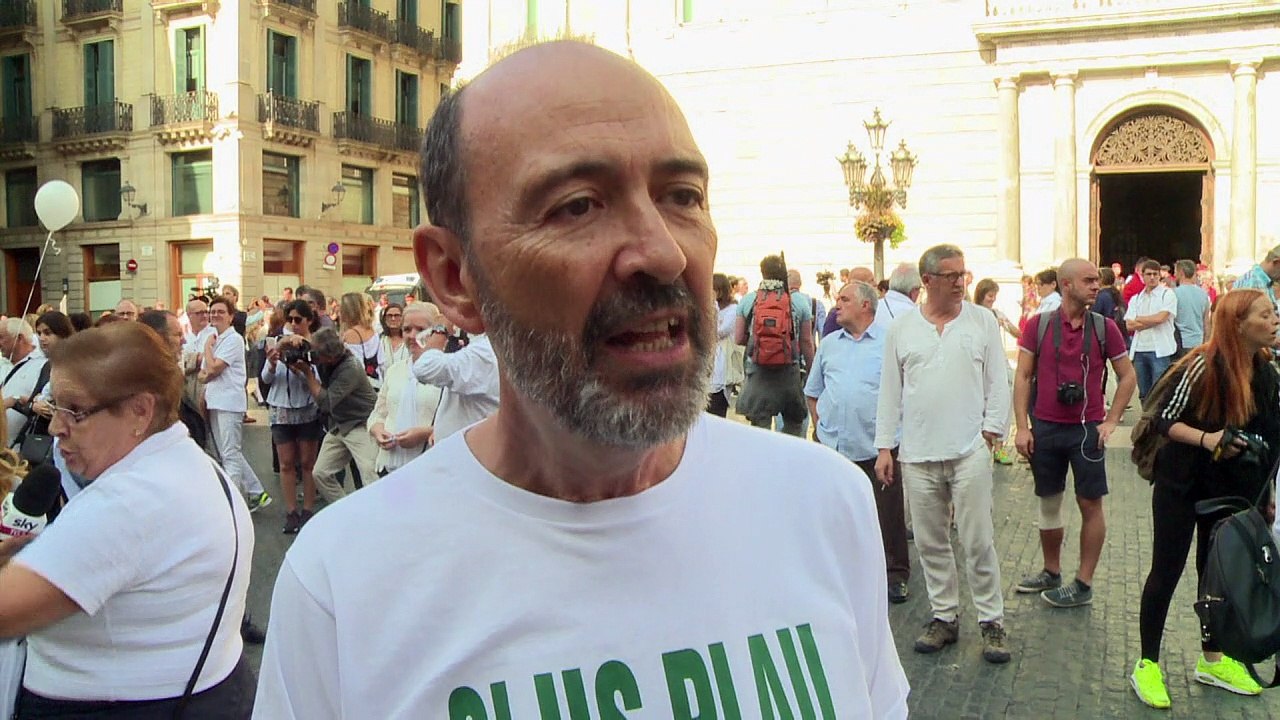 Zehntausende Spanier demonstrieren für 'Dialog' und 'Einheit'