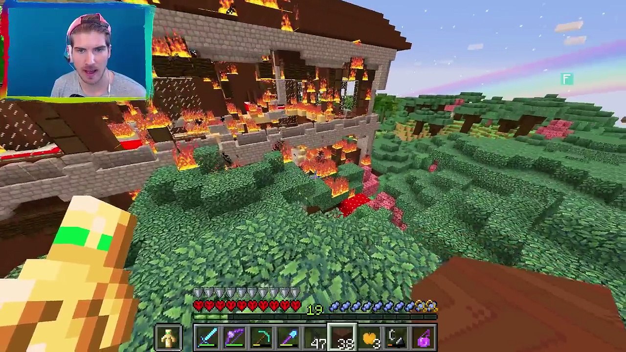 HALLOWEEN DECORATIONS! | One Life SMP #40