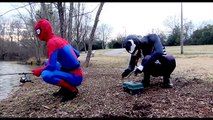 HULK TAKES A BATH IN REAL LIFE !!! w/ Spiderman vs Venom, Bad Baby Elsa, Anna, Olaf, Zombie Fun IRL