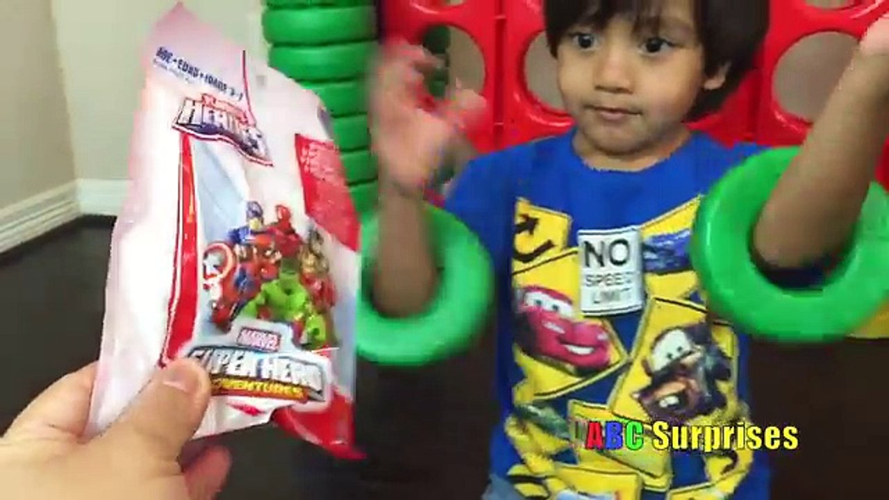 Ryan Plays GIANT LIFE SIZE Connect Four Game Learn Colors Marvel Chocolate Avenger Egg Surprise Toys