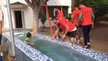 Aytemiz Alanyasporlu Futbolcular Kondisyoner Devillaz'ı Şok Havuzuna Attı