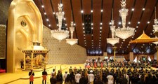 Sultan, 50'nci Yılını Altın Tahta Çıkarak Kutladı!