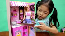 Tiệm Bánh Ngọt Của Búp Bê Barbie - Barbie Bakery Owner Doll & Playset