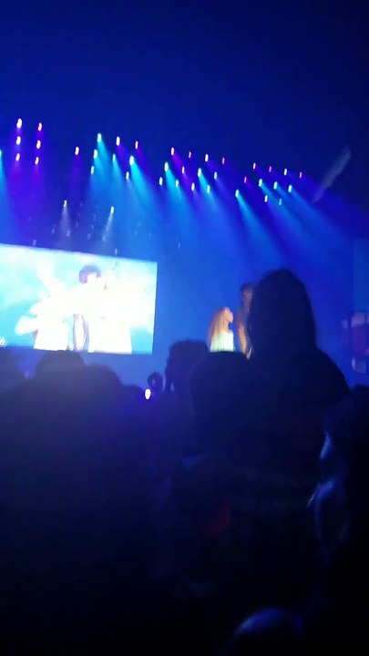 Nelly creepy on stage - rapper Nelly