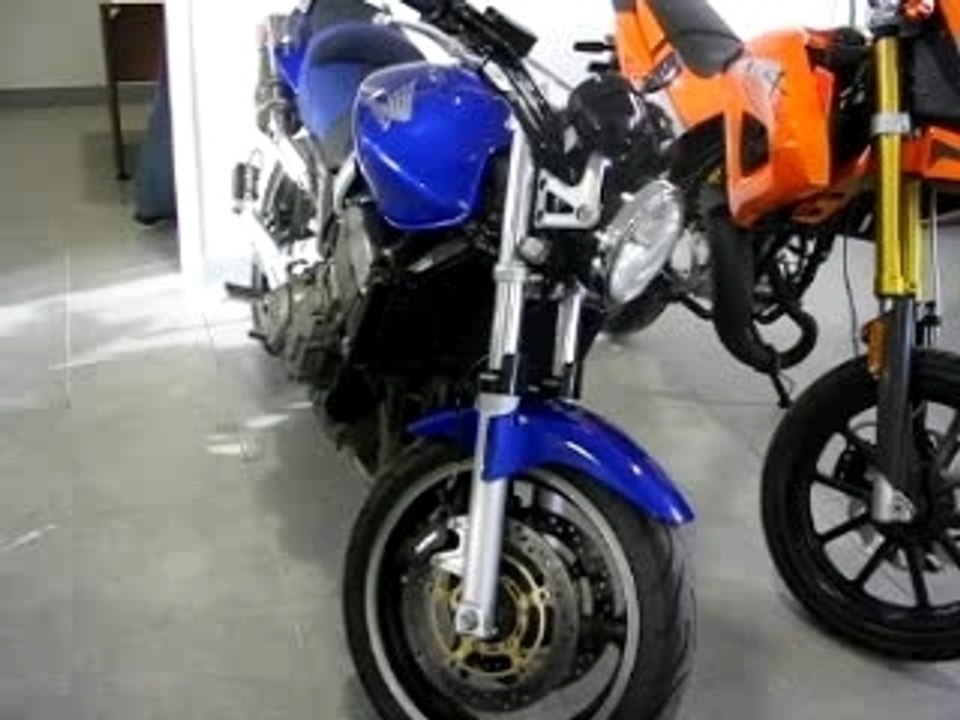 Hornet 900