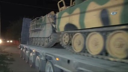 Suriye Sınırına Askeri Araç Sevkiyatı Devam Ediyor