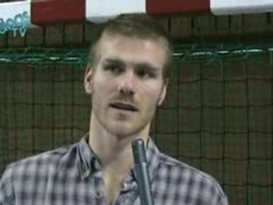 HotdogsTV  3Nov07 Le handball Déjanté