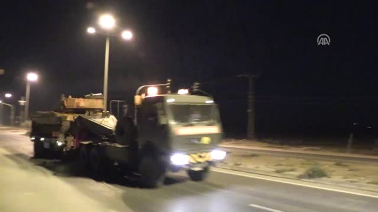 Çok Sayıda Zırhlı Personel Taşıyıcı ve Obüs Sınır Karakollarına Sevk Edildi