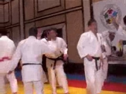 Judo enfants - camaraderie et chutes