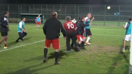 Bakan Çavuşoğlu ve Ak Partili Milletvekilleri Futbol Maçı Yaptı