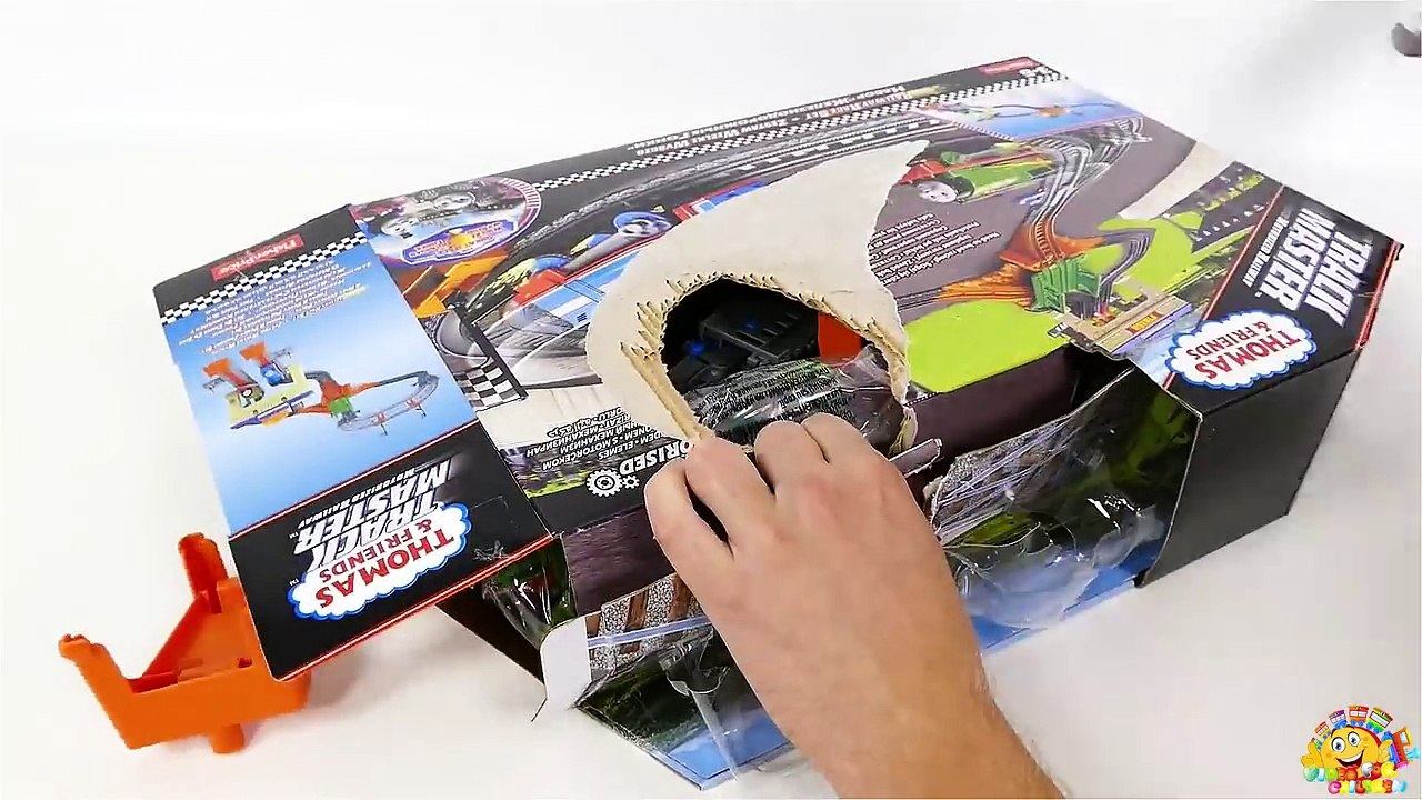 TRAINS FOR CHILDREN VIDEO: Thomas and Friends Railway Race Set + Puffer Ball Funny Toys Review