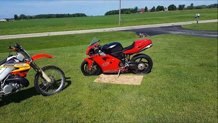 Honda cr 250 vs Ducati 748!!!