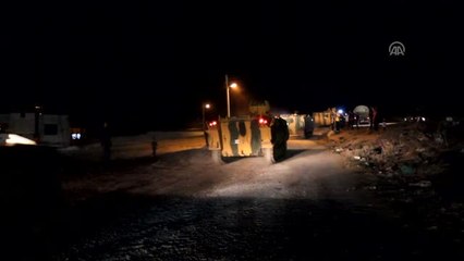 Askeri Araçlar, Geçtikleri Mahallelerde Alkış ve Tezahüratlarla Karşılandı (3)