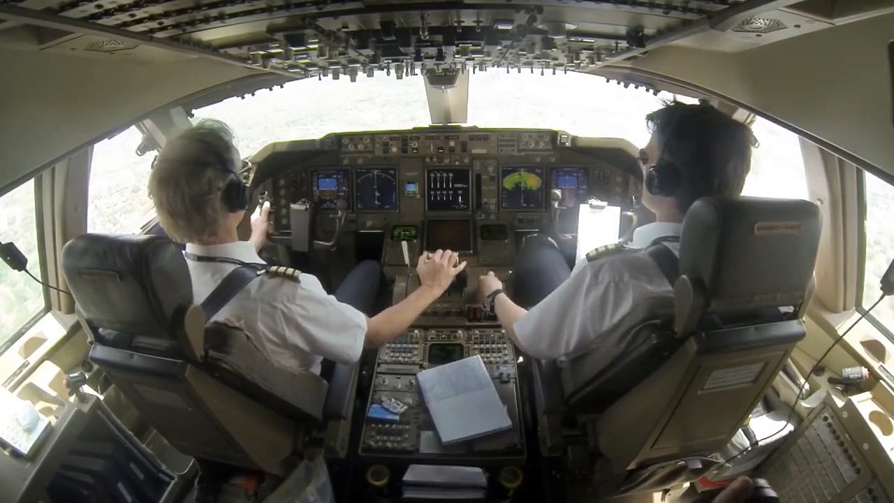 KLM Martinair 747-400F Landing in Chennai International Airport | Cockpit View & Opening of Nose Cargo Door