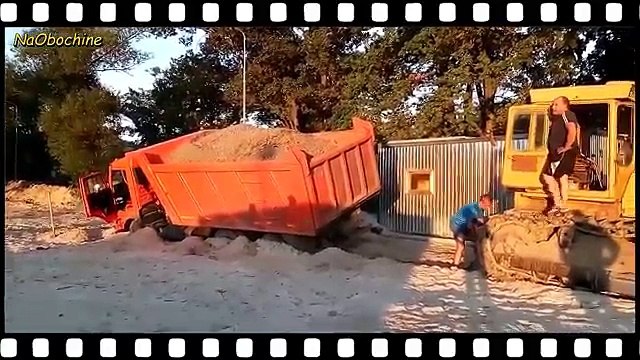 УРАЛ, КАМАЗ ГАЗ 66 в не равной борьбе с бездорожьем! Иногда в этой схватке побеждает бездорожье!