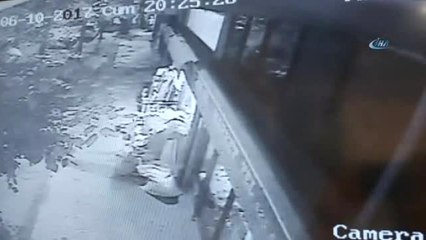 Vicdansızlar... Yeni Doğan Bebeği Poşetle Çöpe Attılar