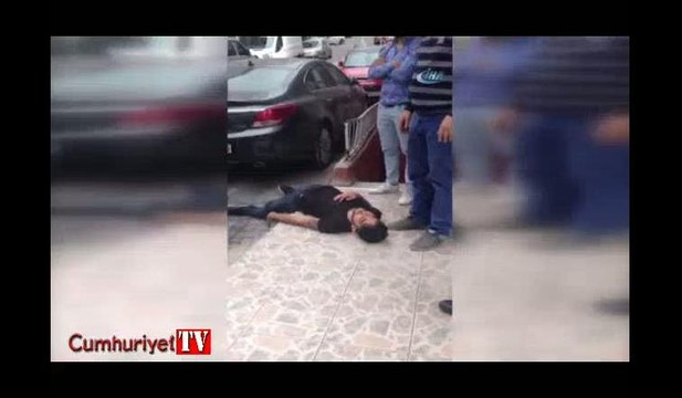 İçler acısı görüntüler: Kaldırım üzerinde kendinden geçti