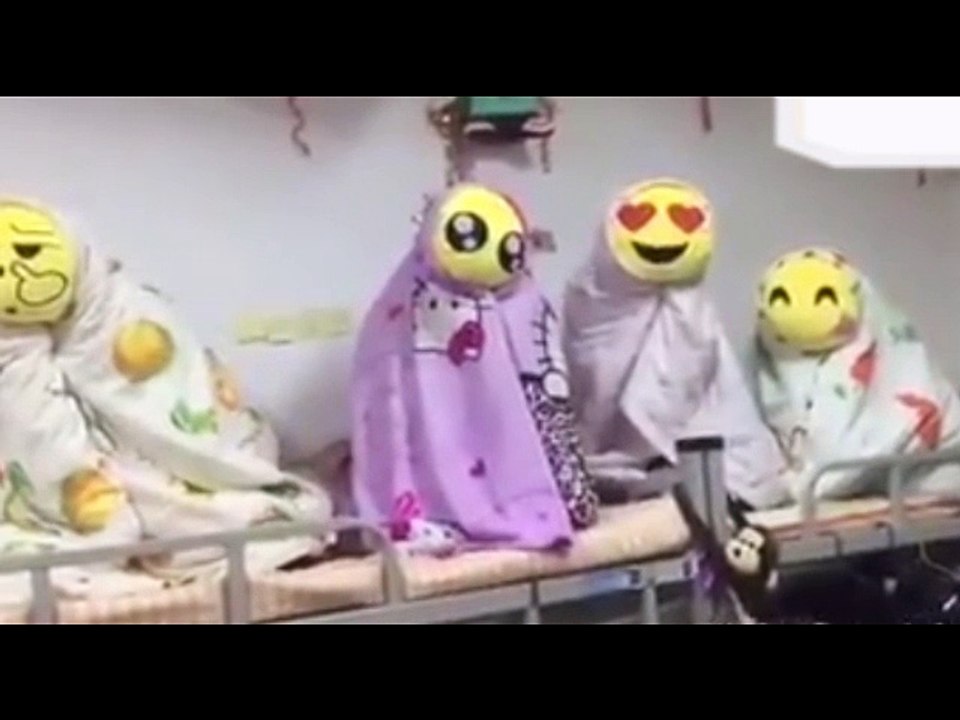 Phiên bản Vô Diện nhây trên giường của ký túc xá