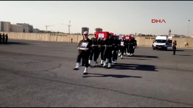 Diyarbakır - Silvan'da Şehit Olan 2 Korucu İçin Tören Düzenlendi 1