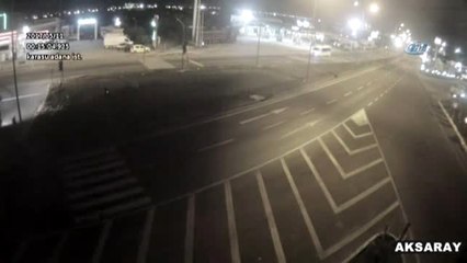 Aksaray'da Devrilen Tır Mobese Kamerasında