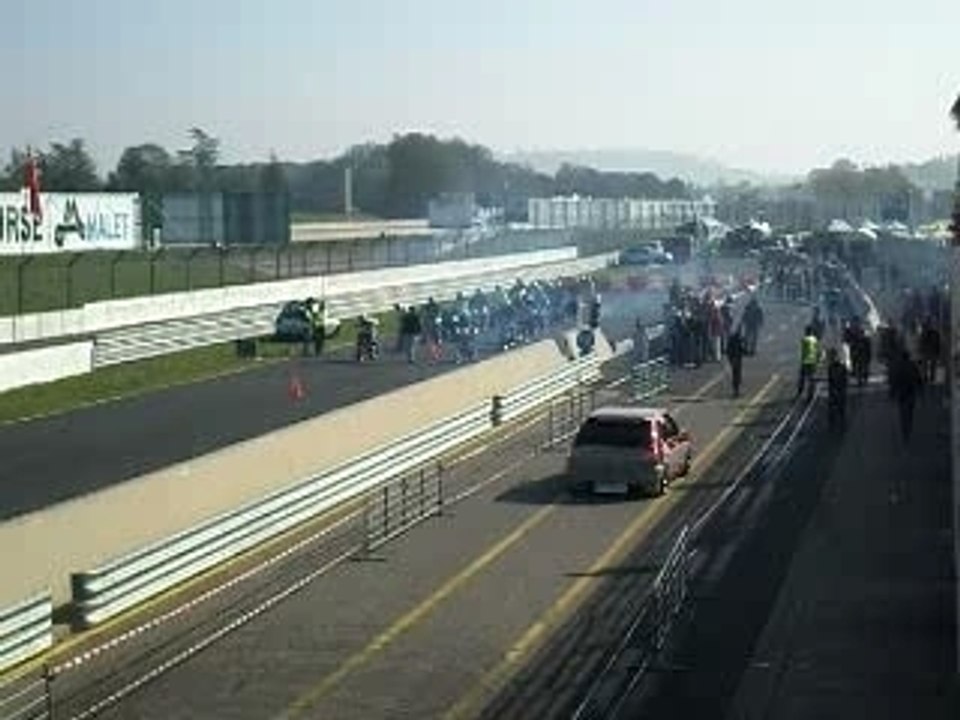 RSS3 run carl contre un drag rouge en team.