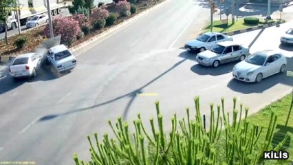 Işık İhlali Yüzünden Yaşanan Kazalar Kamerada
