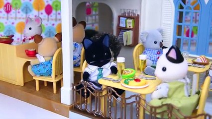 Sylvanian Families Calico Critters Courtyard Restaurant Setup House Tour - Kids Toys