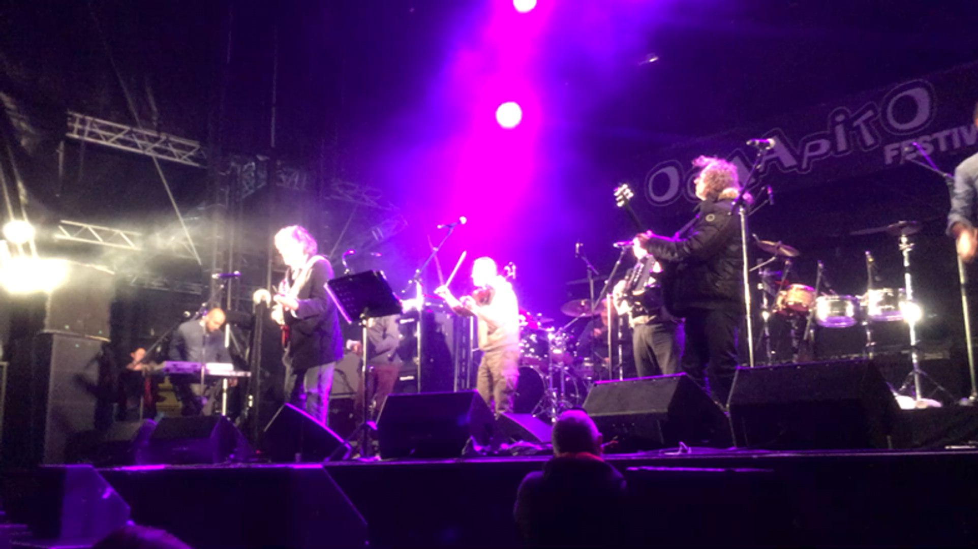 Meine Stadt En Live Une Chanson Issue Du Film Chat Noir Chat Blanc