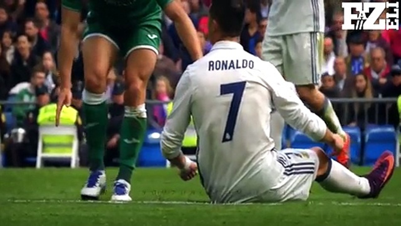 Cristiano Ronaldo VS Lionel Messi FAMOUS  Skills and Goals_Footbal