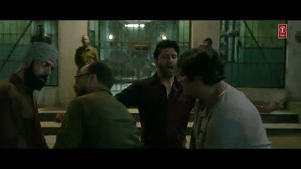 Teen Kabootar Full Video Song _ Lucknow Central_Farhan,Gippy _Arjunna Harjaie ft Raftaar Divya Mohit - YouTube (360p)