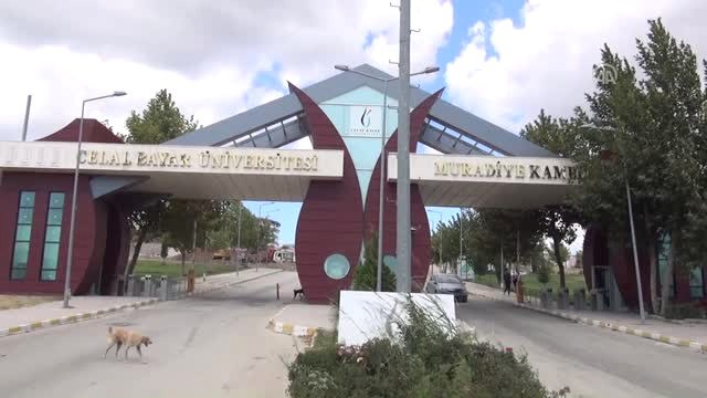 Baba Kız Yüksek Lisans İçin Üniversite Sıralarında
