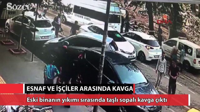 Zabıta, esnaf ve işçilerin karıştığı kavgada 4 kişi yaralandı