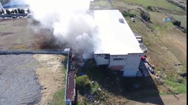 Hadımköy'de Lojistik Deposunda Yangın