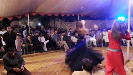 Private Wedding - Mehandi Dance - Hot Dance Pakistani