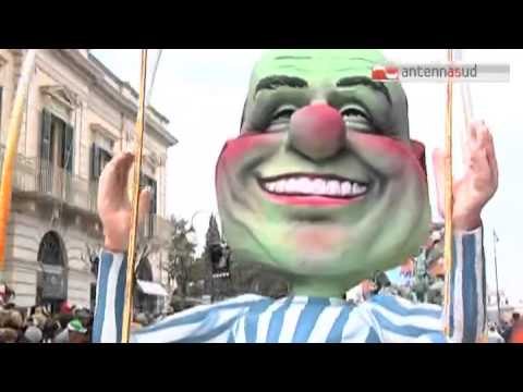 TG 21.01.15 Carnevale di Putignano, sabato sera il primo corso mascherato
