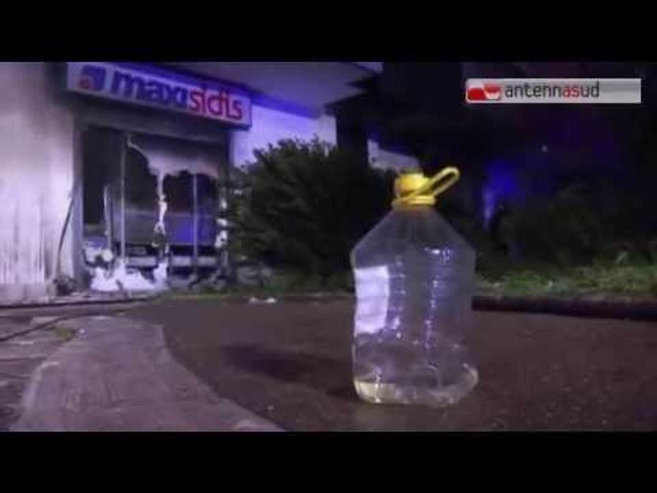 TG 02.01.15 Bari, San Paolo: attentato incendiario, scongiurata tragedia