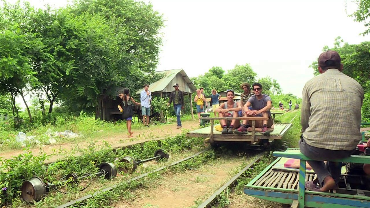 Le "train de bambou" menacé au Cambodge