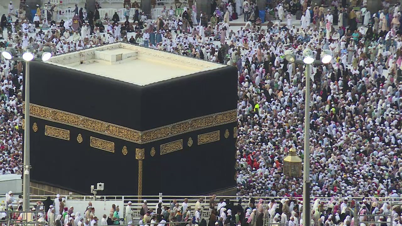 الحجاج يتوجهون الى مكة المكرمة لأداء طواف الوداع آخر مناسك الحج