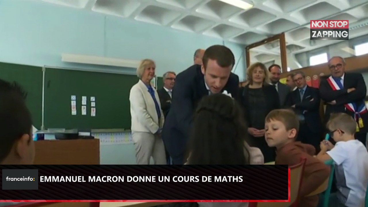 Emmanuel Macron joue les profs de maths pour une classe de CP (Vidéo)