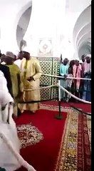 Macky Sall attaqué par un partisan de Wade qui lui demande de…