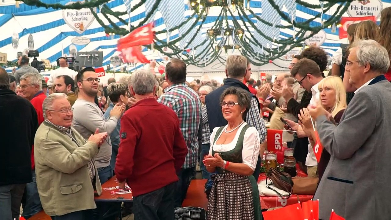 Gillamoos: Politischer Schlagabtausch im Bierzelt