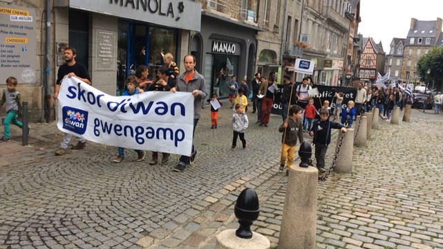 Rentrée scolaire : les écoles Diwan du Trégor manifestent